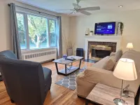 5•Star Fave Cape Cod Style Gem with Bedroom on the Main Hotel a New Britain