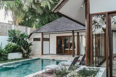 Ningaloo Villa Hotels near Gili Air Island