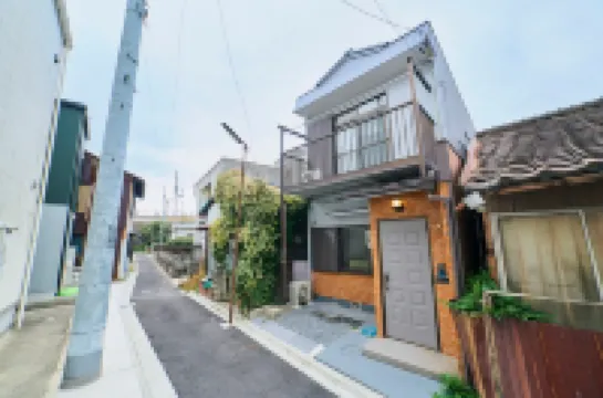 名古屋駅から8分/ベッド6台/無料駐車場あり/寝室3部屋/80㎡/リノベ済みなので清潔、快適東枇杷島) のホテル