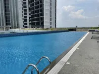D’Pristine 3 bedroom residence 18-02 next to legoland - Rooftop Pools