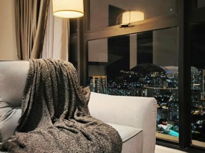 Urban Suites TWO or THREE bedroom by Annesui Cottage