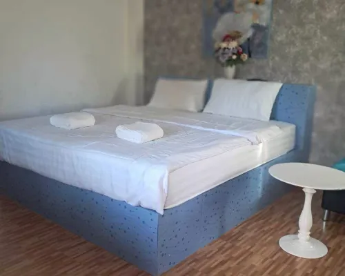 Phum Riang House Hotels in Chaiya