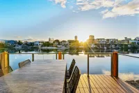 Essentia Surfers Paradise Boutique Apartments - Homestays