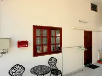 Traditional Thai house 查洛兰海滩附近的飯店