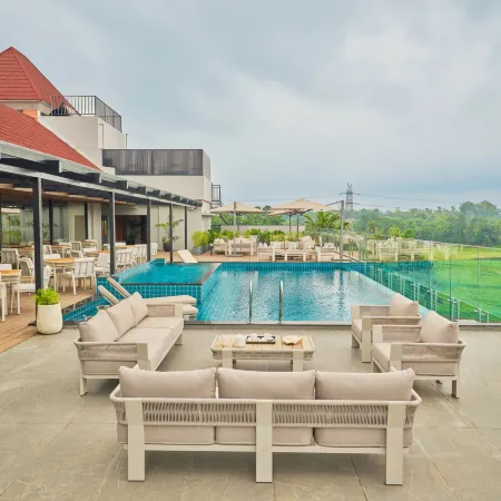 CROWNE REGENCY
