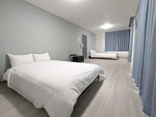 Joynest TAKAMATSU | Entire home rental | 24 guests | 1 min walk to Convenience store & paid parking - เปิดใหม่