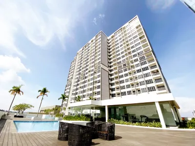 Near Ferry Terminal. COZY 02 Bedroom Condo. HarbourBay Residences.