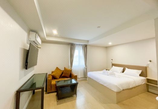 2. 엥 파 루앙 호..