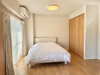 Luxurious stay with a rooftop balcony of over 100 square meters! Disukauntodoraggukosumosu Soshigayaten 주변 호텔