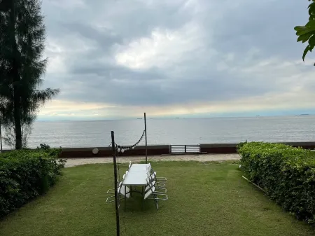 Sandbox 6 (3BR-max 12 guests) Отели рядом с достопримечательностью «Paradise Ocean View Condominium»