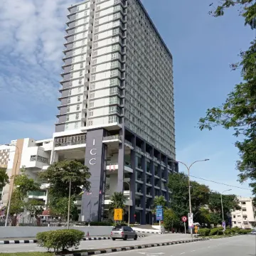 ICC Luxury Suites By Grab A Stay