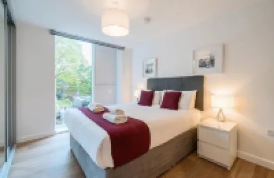 Roomspace Apartments - Walton Court Hotels in Walton-on-Thames