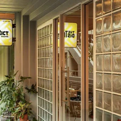 The District Ekkamai Các khách sạn gần Trung tâm mua sắm Gateway Ekamai