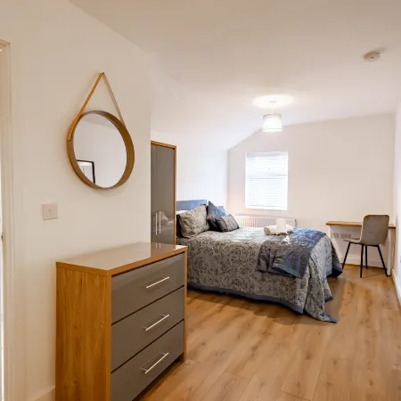 Contractor friendly 6 bed all en suite house