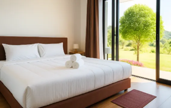 Dewy Hill Hotels near Flora Park