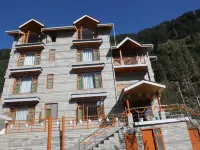 The Rohtang Chalet Hotels near Igloo stay sethan