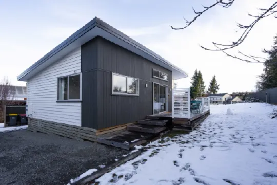 Capricorn - 2BR Easy Drive to Dark Sky Dining Hotels in 
