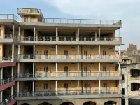 Qaiser Hotel