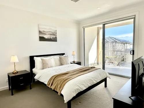 Peaceful 3BR Retreat - Free Parking -  Close to City