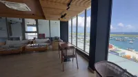 Luxury Rooms with Pool & Gym / 10mins from Airport - Condos