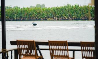 River Nest Hostel
