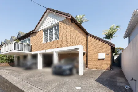 North Shore Spacious 2BR Home in Cremorne - Holiday Home Отели в г. Cammeray