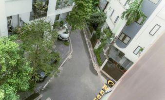 Moon Hotel 3 Pham Tuan Tai