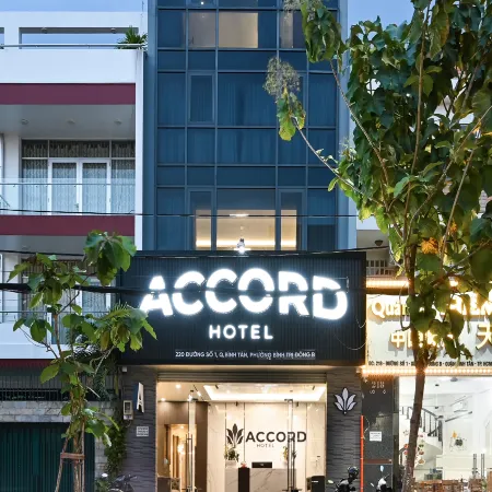 Accord Hotel Binh Tan Отели рядом с достопримечательностью «Парк Dam Sen»