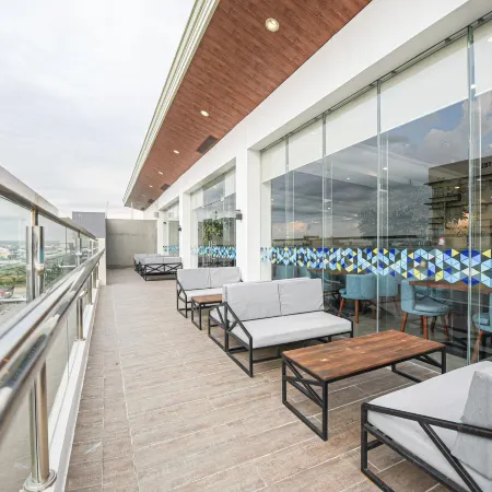 Figtree Hotel Отели рядом с достопримечательностью «Площадь Моло»