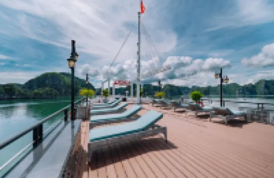 博尼塔下龍灣遊輪