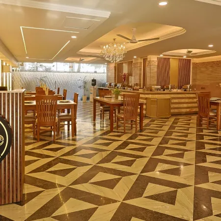 FlxHo Horizon ONE - Luxury Hotel & Residences Golf Course Road, 2 Min from 42-43 Metro Station