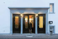 Villa Diana WestEnd Hotels near Westend