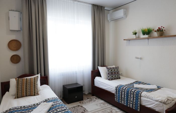 Apricot Lodge