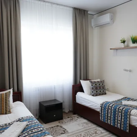 Apricot Lodge