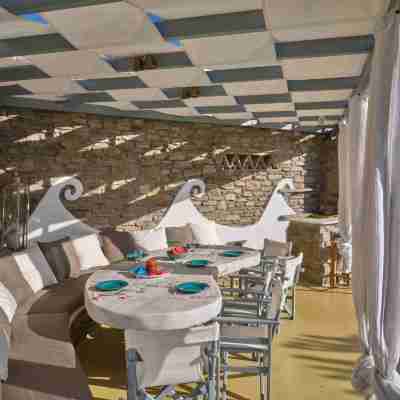 Villa Carmel Dining/Meeting Rooms