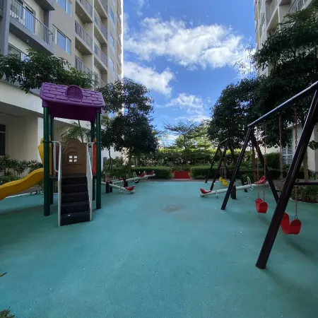 A Cozy 2 Bedroom Unit with a Parking at South Residences SM Southmall