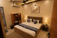 Lotus Stay By Hotel MR - New