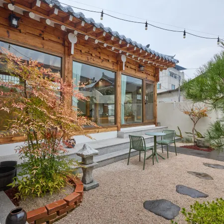 A Hanok with a beautiful garden