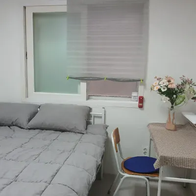 ROELA GUEST HOUSE Отели рядом с достопримечательностью «Стадион «Мокдон»»