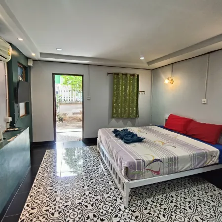 Q-thong bungalow