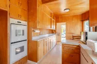 Cozy 5 Bedroom House, Central AC, Best for Work and Family Group Trip Hotels in Richmond