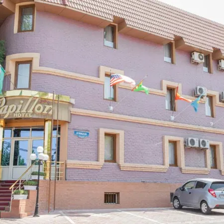 Nur M Hotel