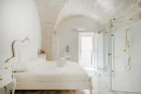 Marchesa - 2 Bedrooms, Terrace & Bath Tub in Center