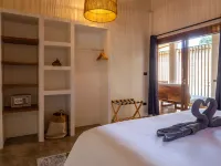 HAMA Villa With Private Pool - parking