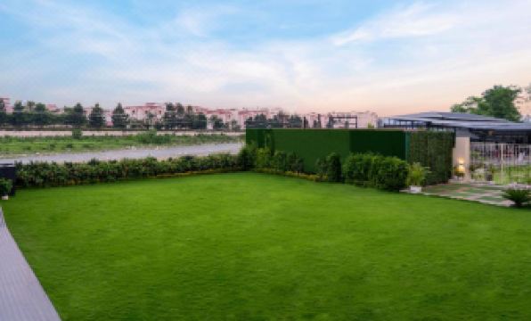 Clarion Hotel Dehradun - Housity