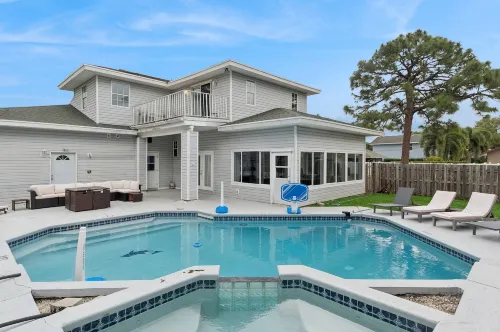 5-Bed Home with Pool & Mini Golf in Boynton Beach