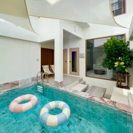 Swan Private Pool Villa Bangsaen
