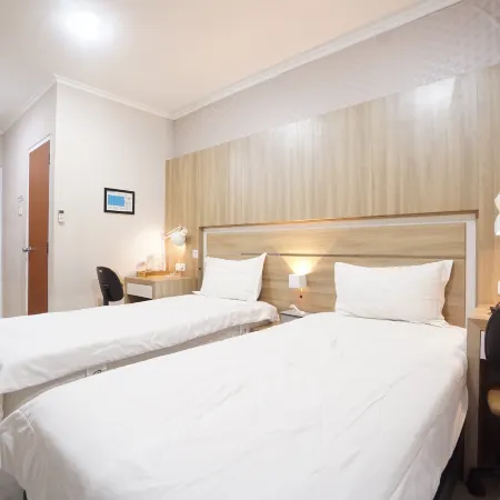 Townhouse Oak Hotel Damar Kurung