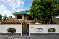 FUVAHMULAH CENTRAL HOTEL - parking