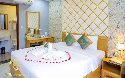 Silk Hotel near Tan Son Nhat Airport